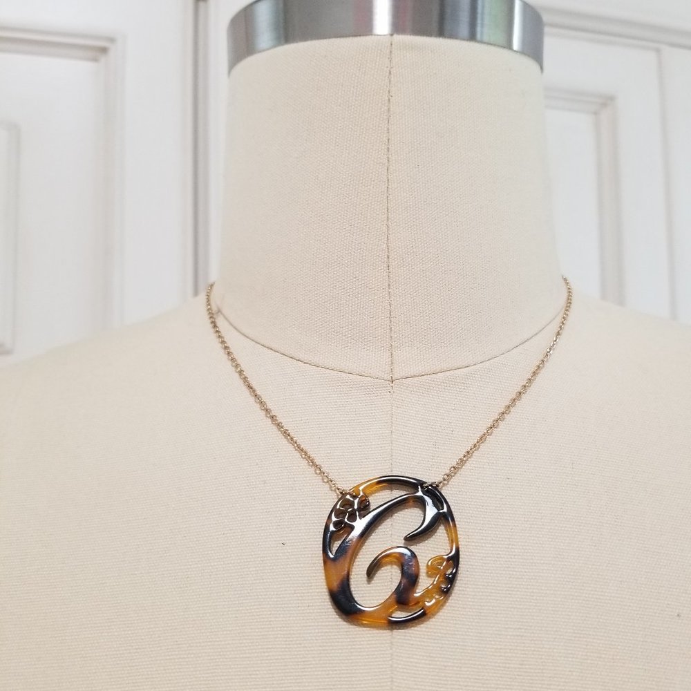 Tortoise initial "c" adjustable necklace
